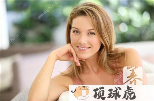  左眼大右眼小的女人,双眼一大一小脸分析